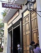 Fachada de la antigua armería, convertida hoy en museo, asaltada por jóvenes revolucionarios el 9 de abril de 1958