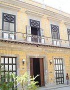 Esta casa fue morada y taller del platero Don Gregorio Taberes en el siglo XVIII