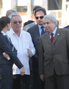 Momento del intercambio del presidente chipriota con el Historiador de la Ciudad, Eusebio Leal Spengler