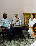 En la foto Radamés Giró, Luis carbonell y Dinorah Novoa.